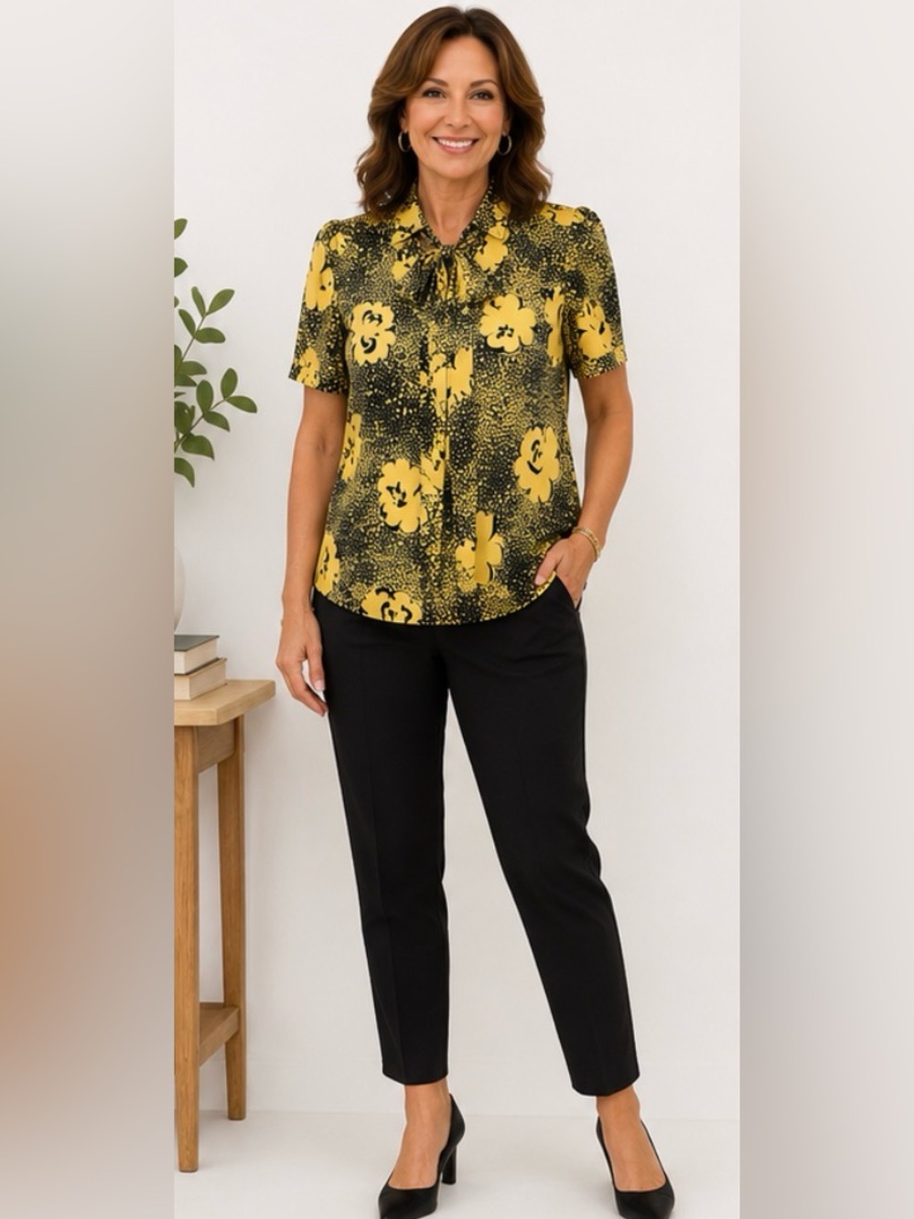 12 Vintage Frayne USA Yellow Black Floral Tie Neck Blouse 14 Small Retro Short